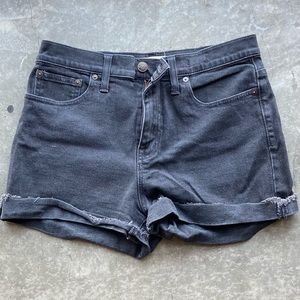 ✨ Madewell High-Rise Black Denim Shorts!